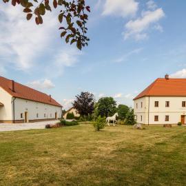 Kraselovský Dvůr, hotel in Kraselov