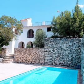 CASA NICOLE Naturaleza, Montañas y Piscina Privada en Alicante, hotelli kohteessa Carroja