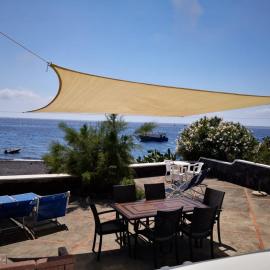 Villa Mareblu Luxury Holiday Apartment direttamente sul mare, hotel en Stromboli