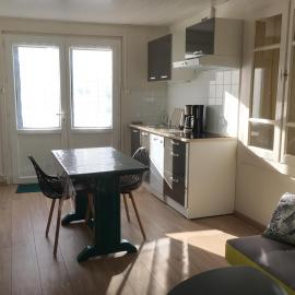 L'Orée des Lacs (Appartement n°2), hotel in Pont-de-Poitte