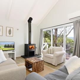 Treetops - Three bedroom home with great views, in the village!