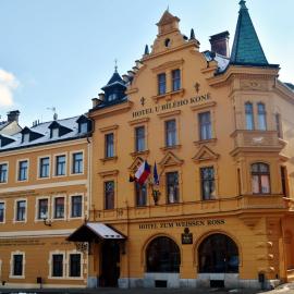 Hotel U Bílého koně, hotel v Lokete
