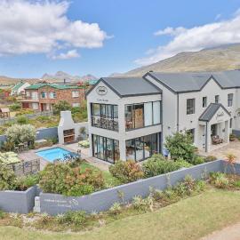 Stay At Friends, hotel u gradu Bettyʼs Bay