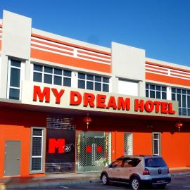 My Dream Hotel: Kampong Ayer şehrinde bir otel