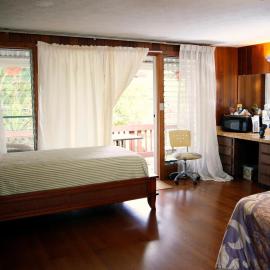 Shaka Shak Guest House, Hotel in Hilo