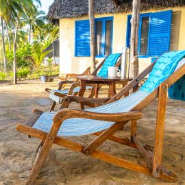 Hibiscus Beach House, хотел в Pangani