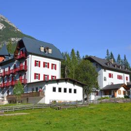 Hotel Croda Rossa, hotel a Carbonin