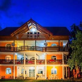 Casa Cristalina&Dumi, hotell i Albac