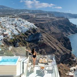 Mythical Blue Luxury Suites, hotel u Firi