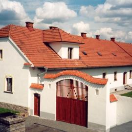 Blažkův Statek, hotel a Malšice