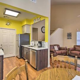 Walk to Lake + Pool Access! Family Gem in Afton, hotel u gradu Afton
