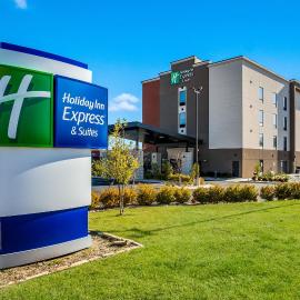 Holiday Inn Express & Suites Tulsa East - Catoosa by IHG, Hotel in Catoosa