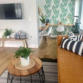 Steps To The Beach, Main Street and Pacific City - OCEAN VIEWS, hotel in Huntington Beach
