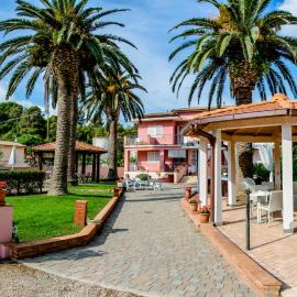 Hotel Villa Rosa, hotel Porto Azzurróban