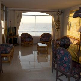 Amplio y acogedor departamento frente al Mar Sector 4Esquinas, hotel in La Serena
