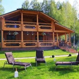 Комплекс відпочинку GoldFіsh Сlub, hotel in Babintsy