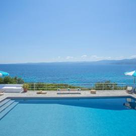 Seafront Paradise, hotel in Glida