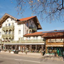 Café Chiemgau und Gästehaus, hotelli kohteessa Ruhpolding