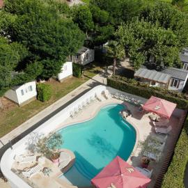 LE CASQUE ROI, hotel din Salavas