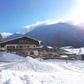 Ferienwohnungen "Am Golfplatz" inkl. Chiemgaukarte, hotel in Ruhpolding