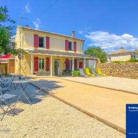 Maison de Village Atypique 8-10 pers, hotel u gradu Saint-Gervasy