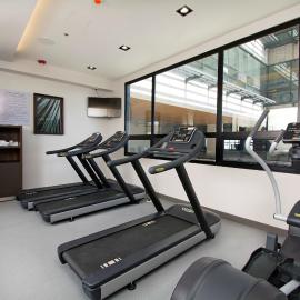 Staybridge Suites - Guadalajara Novena by IHG، فندق في غواذالاخارا
