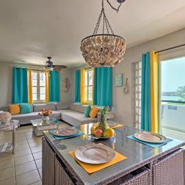 Tropical Caribbean Bungalow w/ Ocean Views & Pool, hotel din Manati
