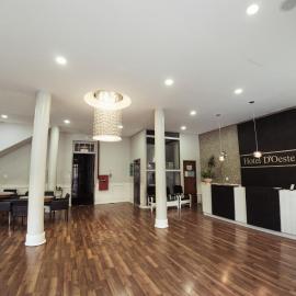 MOVA Hotel D'oeste - Localizado em frente a Praça Principal da Cidade, na área Central - Pé na Praça