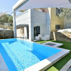 Alpha Delta Pool Suite, hotel in Paleo Tsifliki