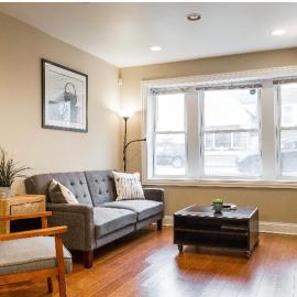 Entire Modern 2 Bedroom Apartment, hotel in Chicago