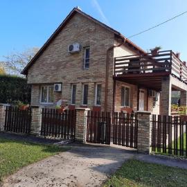 Ponty-Poronty Vendégház, hotel em Nagybaracska