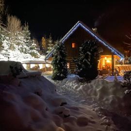 Wooden house in the heart of the Giant Mountains with own hill, hotel in Víchová nad Jizerou