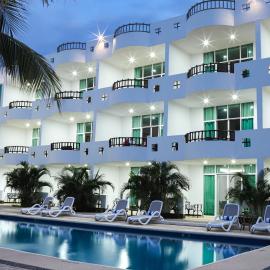 Costa Madero Resort, hotel Los Ayalában