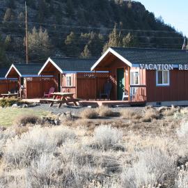 Crooked River Ranch Cabins, hotel u gradu Terrebonne
