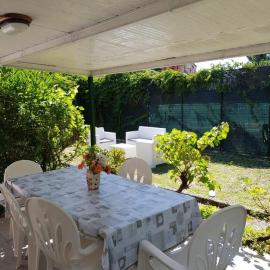 SUNFLOWER Cosy Cottage AC and Parking space، فندق في مونتيروسّو ال ماري