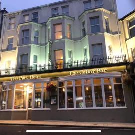 The Port Hotel, hotel u gradu Portraš
