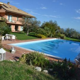 Villa Zagara Luxury Bed And Breakfast: Pescara'da bir otel