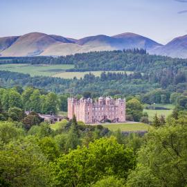 Stableyard Apartment: Drumlanrig Castle, hotel in Thornhill