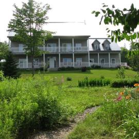 Tulloch Inn & Gifts, Hotel in Strathlorne