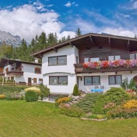 Ferienhaus Kröll, hotel v destinaci Ellmau