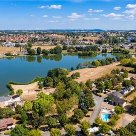 Camping de Bourbon-lancy - Onlycamp, hotelli kohteessa Bourbon-Lancy