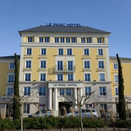 Plessis Parc Hôtel, Hotel in Le Plessis-Robinson