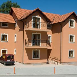 Apartments Manjan – hotel w mieście Krasno Polje