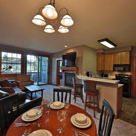 Kicking Horse Lodges 3-202, hotel u gradu Granbi