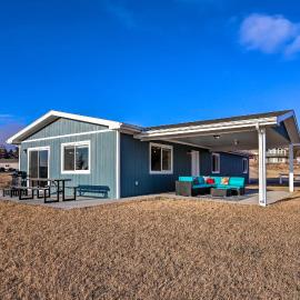 Lake McConaughy Getaway with covered patio, hotel in Belmar
