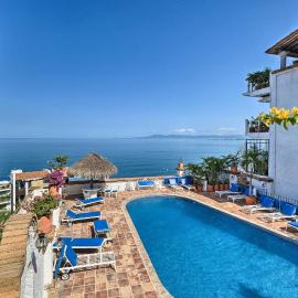 Mid-Century Modern Condo w/ Patio & Ocean Views!