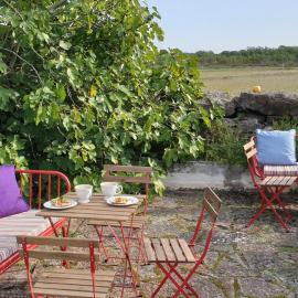 Marsjö Gård Bo & Yoga vandrarhem, hotel em Borgholm