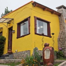 Calefaccionadas cabañas con vista a las montañas - Cabañas del sol, hotell i Tafí del Valle