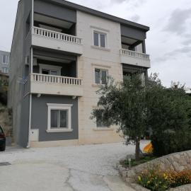 Apartments Dinko