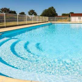 2025 Reno 2-Bed Escape w pool Min to GolfCources, Hotel in Les Forges